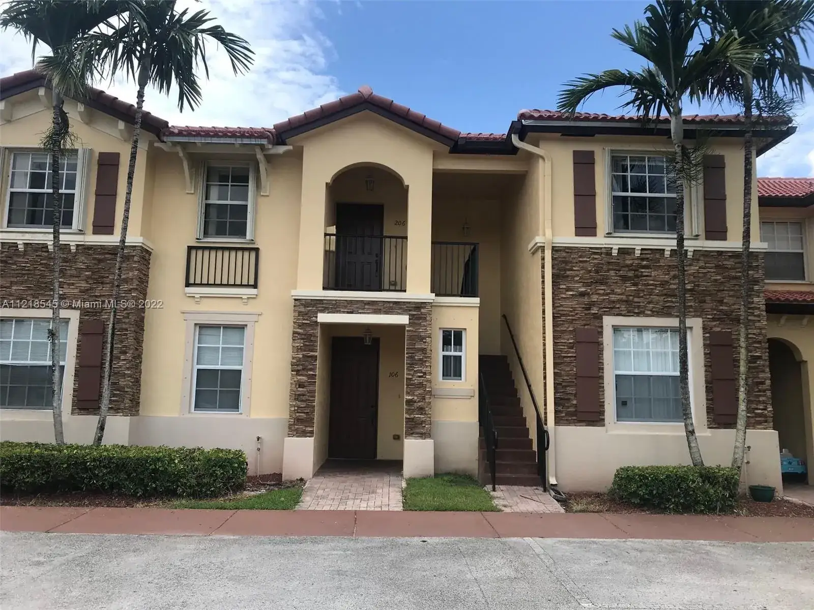 3 bedroom 2 bath Residential for sale at 1555 NE 33rd Rd # 2, Homestead FL 33033