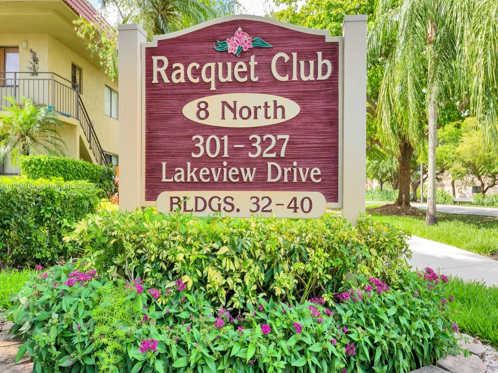 2 bedroom 2 bath Residential for sale at 305 Lakeview Dr # 104, Weston FL 33326