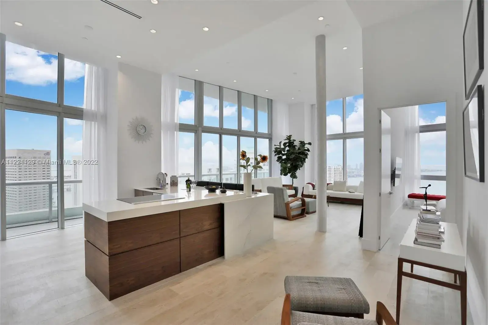 2 bedroom 2 bath Residential for sale at 495 Brickell Ave # 4102, Miami FL 33131