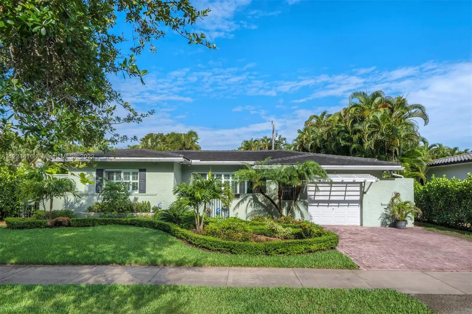 3 bedroom 3 bath Residential for sale at 5510 San Vicente St, Coral Gables FL 33146