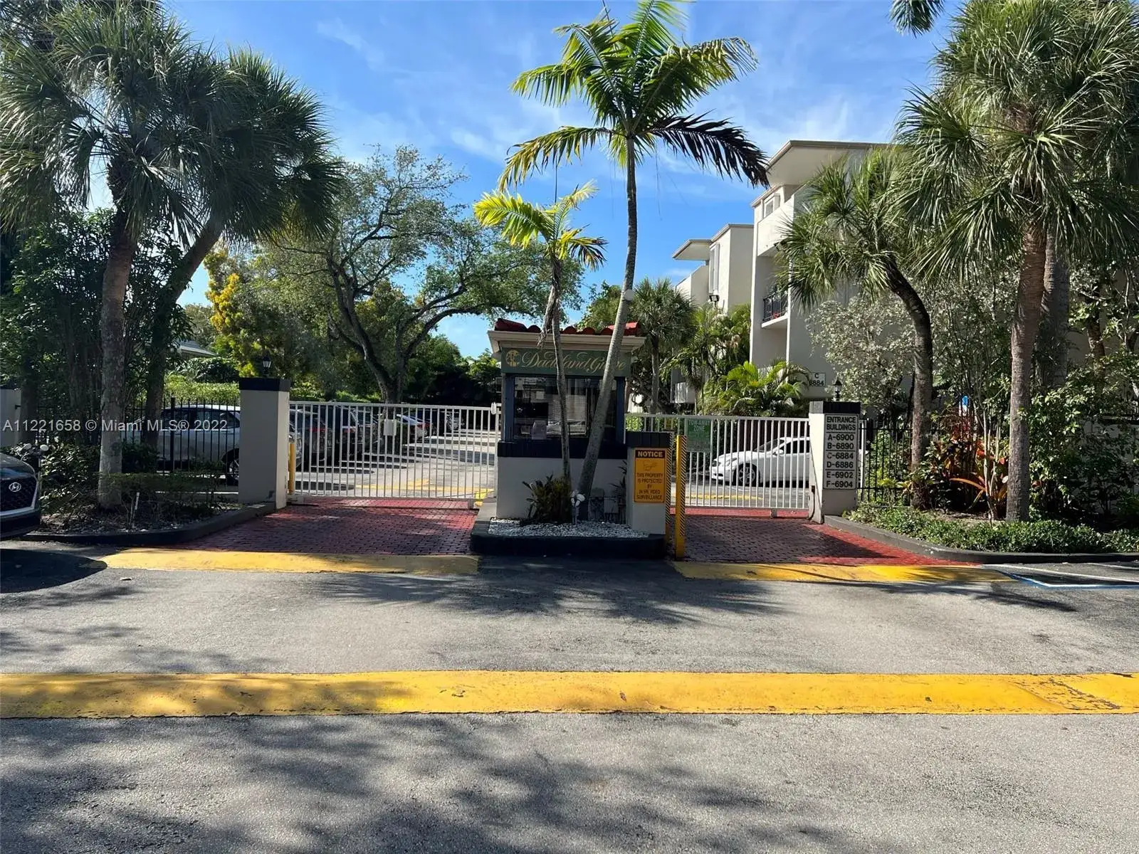2 bedroom 2 bath Residential Lease for rent at 6902 N Kendall Dr # E303, Pinecrest FL 33156