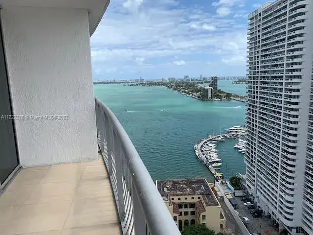 1 bedroom 1 bath Residential for sale at 1750 N Bayshore Dr # 2806, Miami FL 33132