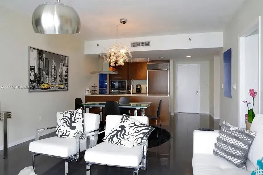 1 bedroom 1 bath Residential for sale at 485 Brickell Ave # 3307, Miami FL 33131