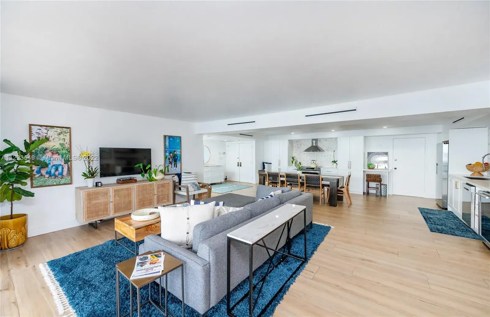 2 bedroom 2 bath Residential Lease for rent at 3 Grove Isle Dr # C707, Miami FL 33133