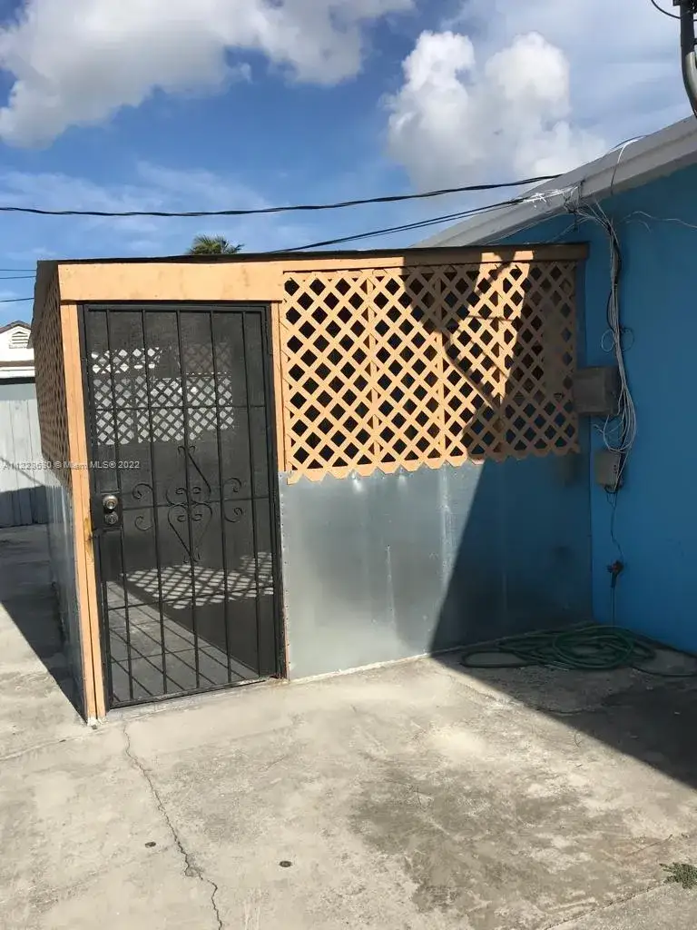 1 bedroom 1 bath Residential Lease for rent at 3123 NW 103rd St # 2, Miami FL 33147