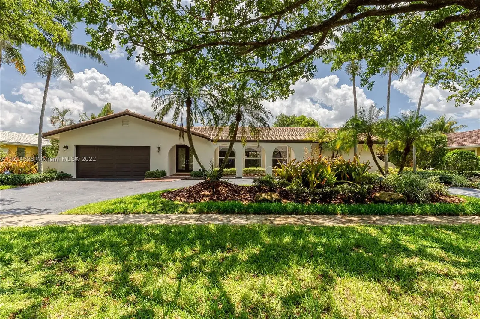 4 bedroom 2 bath Residential for sale at 1400 SW 72nd Ave, Plantation FL 33317