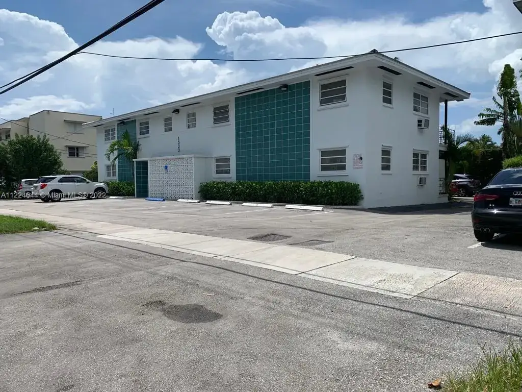 Commercial Sale for sale at 1316 NE 105th St, Miami Shores FL 33138
