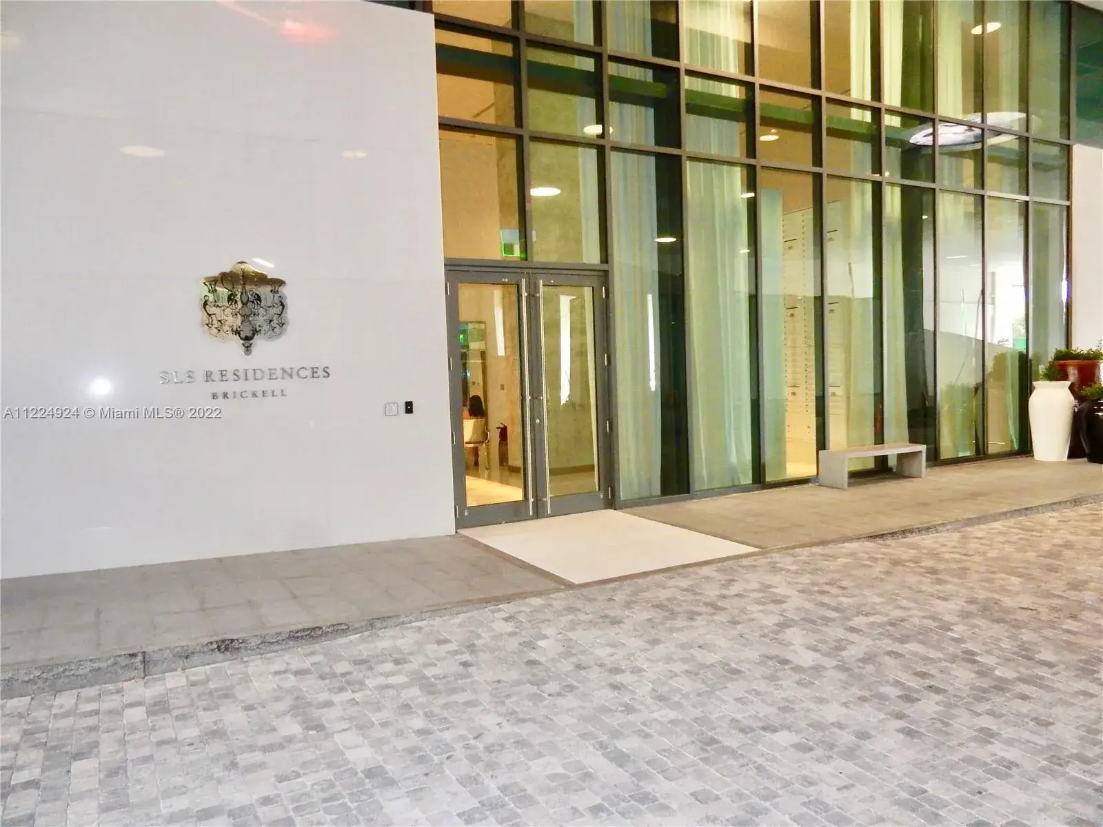 1 bedroom 2 bath Residential for sale at 1300 S Miami Ave # 2903, Miami FL 33130