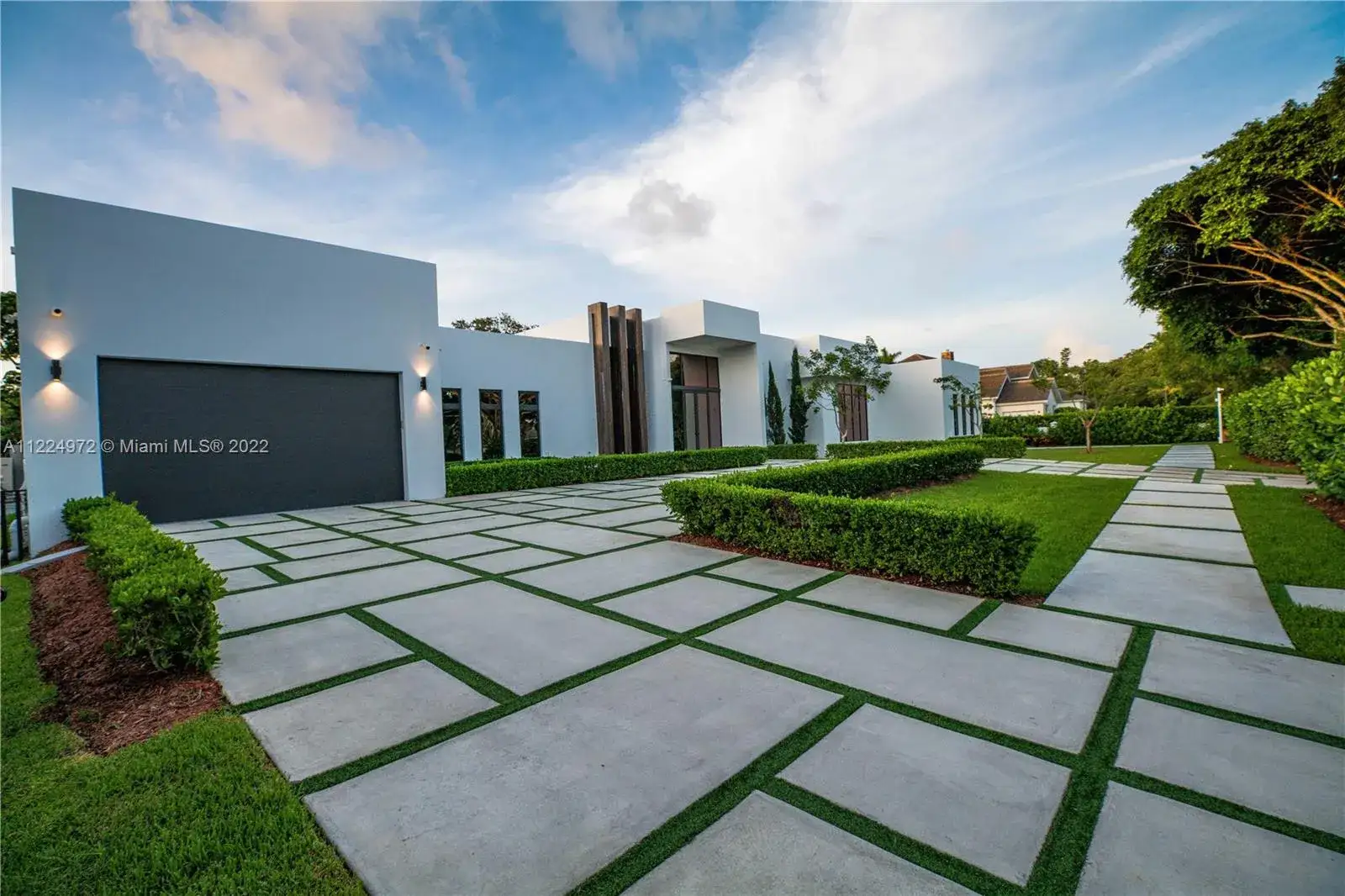 6 bedroom 7 bath Residential for sale at 6175 SW 128th St, Pinecrest FL 33156