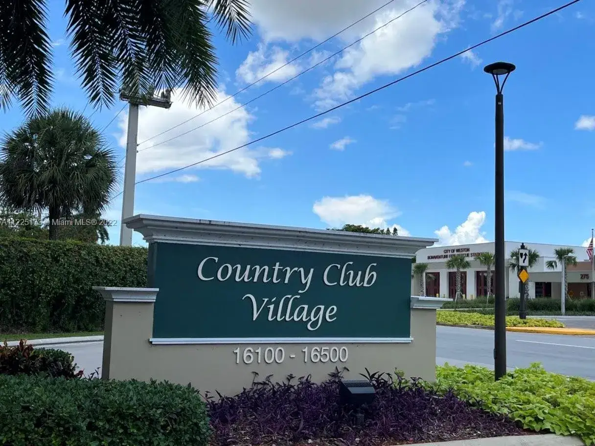2 bedroom 2 bath Residential for sale at 16475 Golf Club Rd # 202, Weston FL 33326