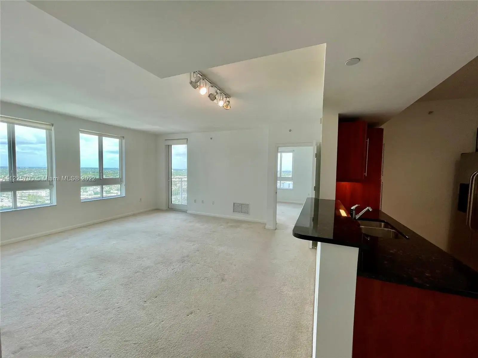 2 bedroom 2 bath Residential Lease for rent at 7350 SW 89th St # 2011S, Miami FL 33156