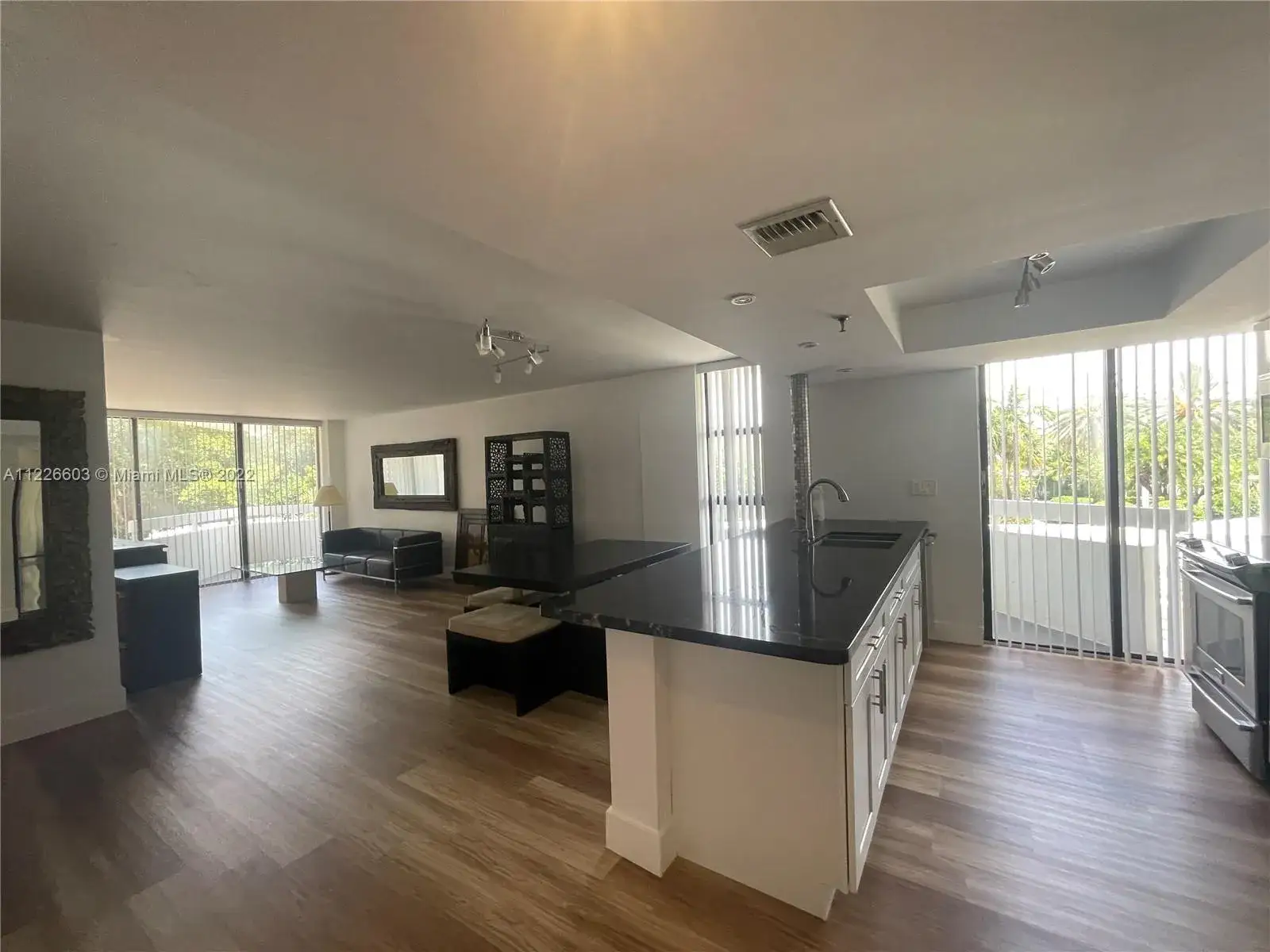 2 bedroom 2 bath Residential for sale at 2501 BRICKELL AV # 201, Miami FL 33129