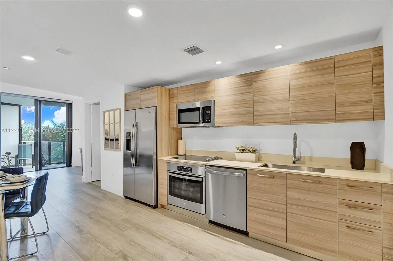 1 bedroom 1 bath Residential Lease for rent at 121 NE 34th St # 814, Miami FL 33137