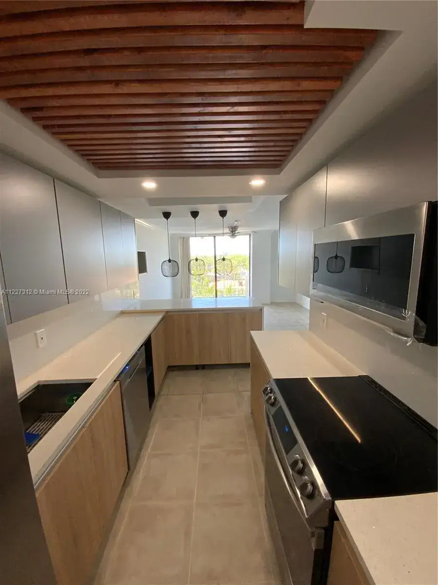 2 bedroom 2 bath Residential for sale at 2350 NE 135th St # 504, North Miami FL 33181