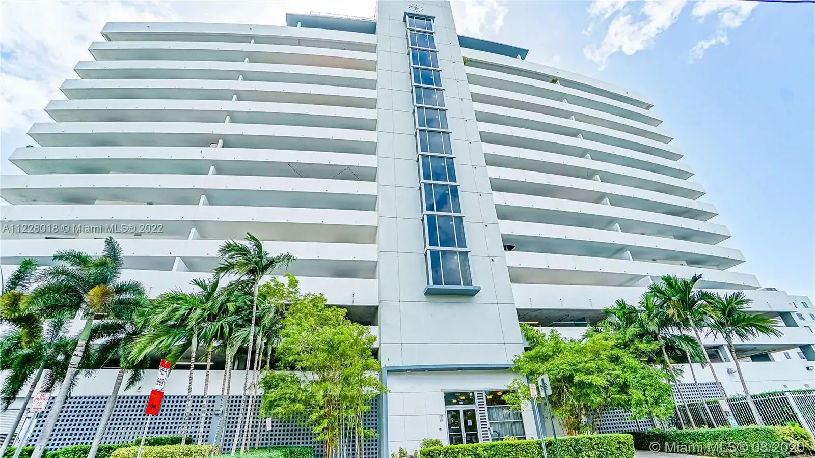 2 bedroom 2 bath Residential for sale at 36 NW 6th Ave # 806, Miami FL 33128