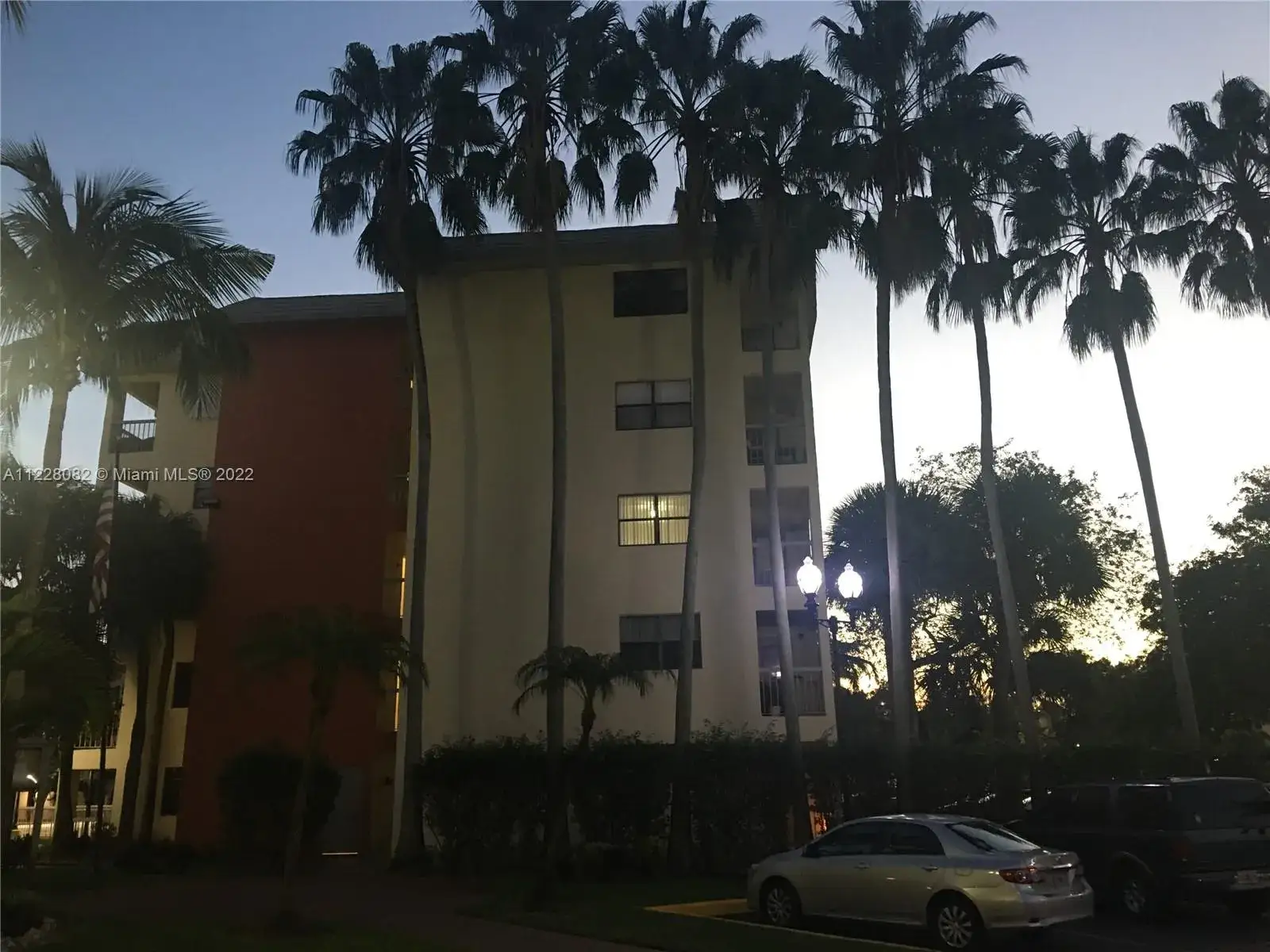 1 bedroom 1 bath Residential for sale at 8290 Lake Dr # 223, Doral FL 33166