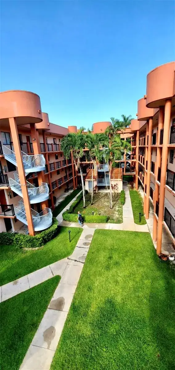 2 bedroom 2 bath Residential for sale at 5350 W 21st Ct # 407, Hialeah FL 33016