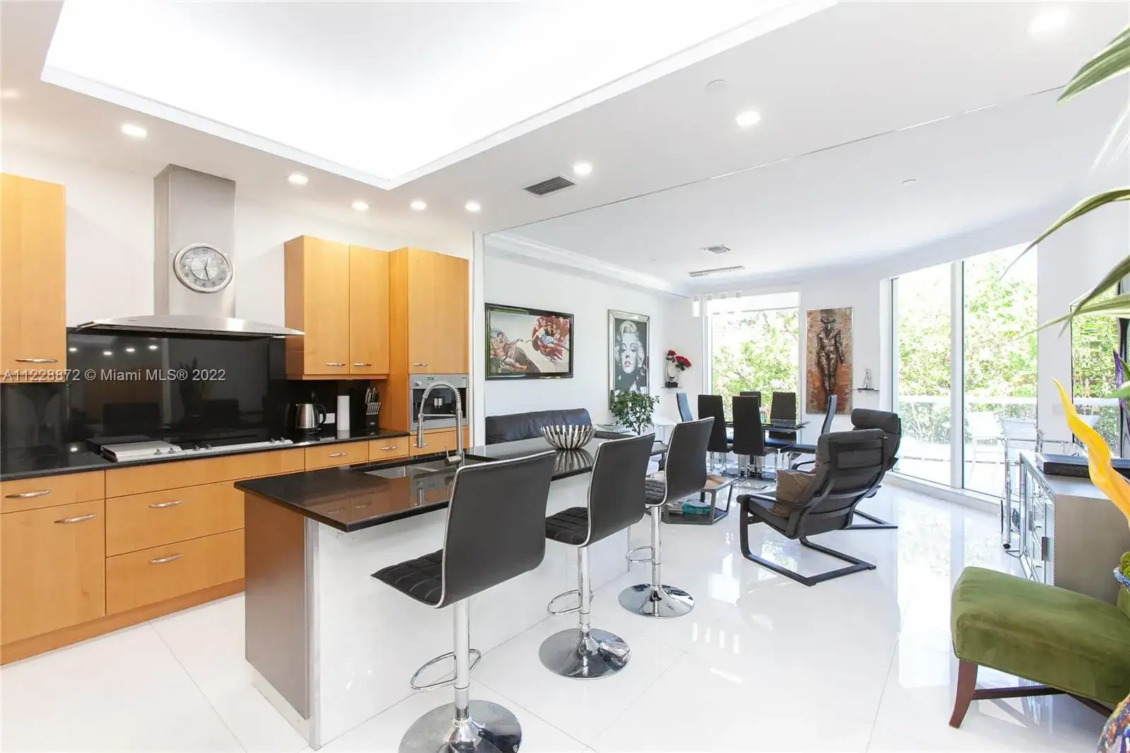 2 bedroom 2 bath Residential for sale at 6000 Island Blvd # 104, Aventura FL 33160