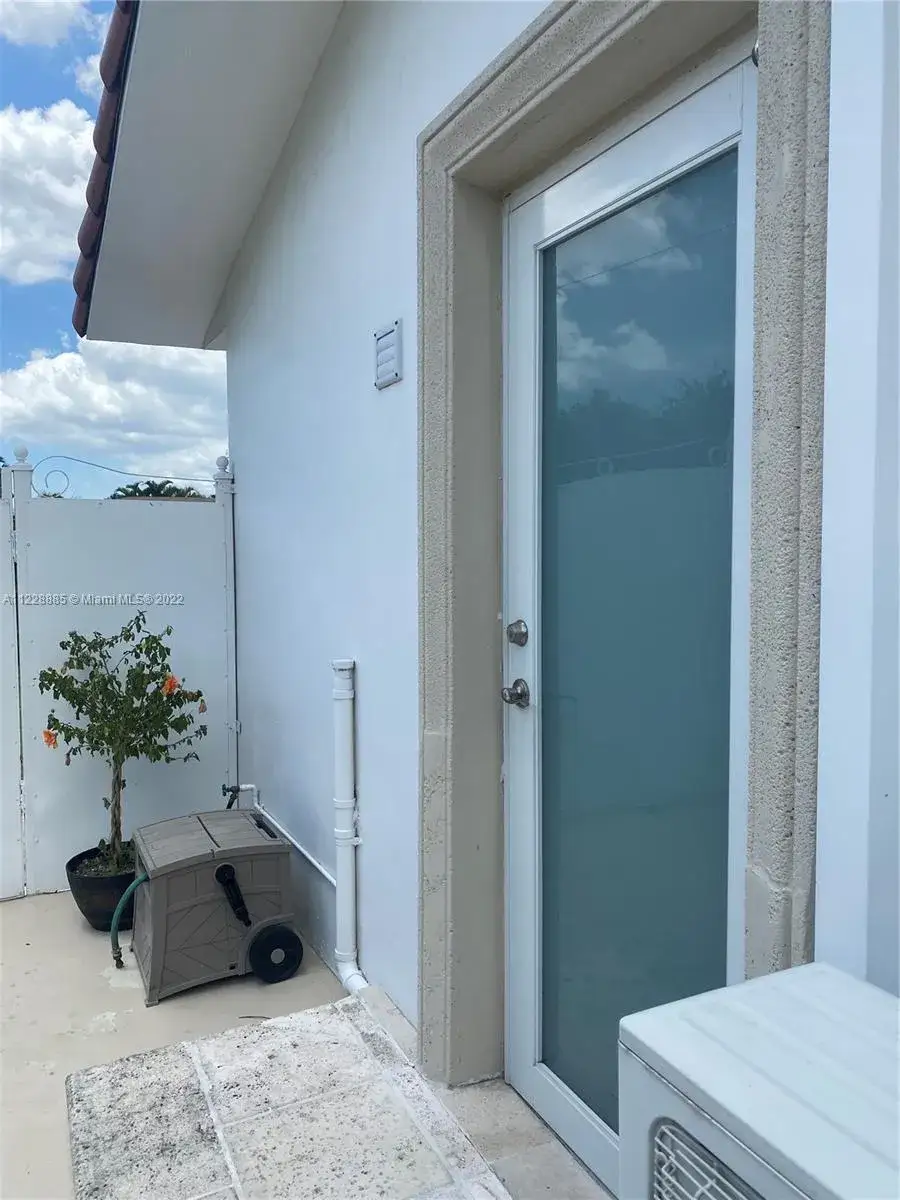 1 bedroom 1 bath Residential Lease for rent at 10205 SW 9th Ter # 1, Miami FL 33174
