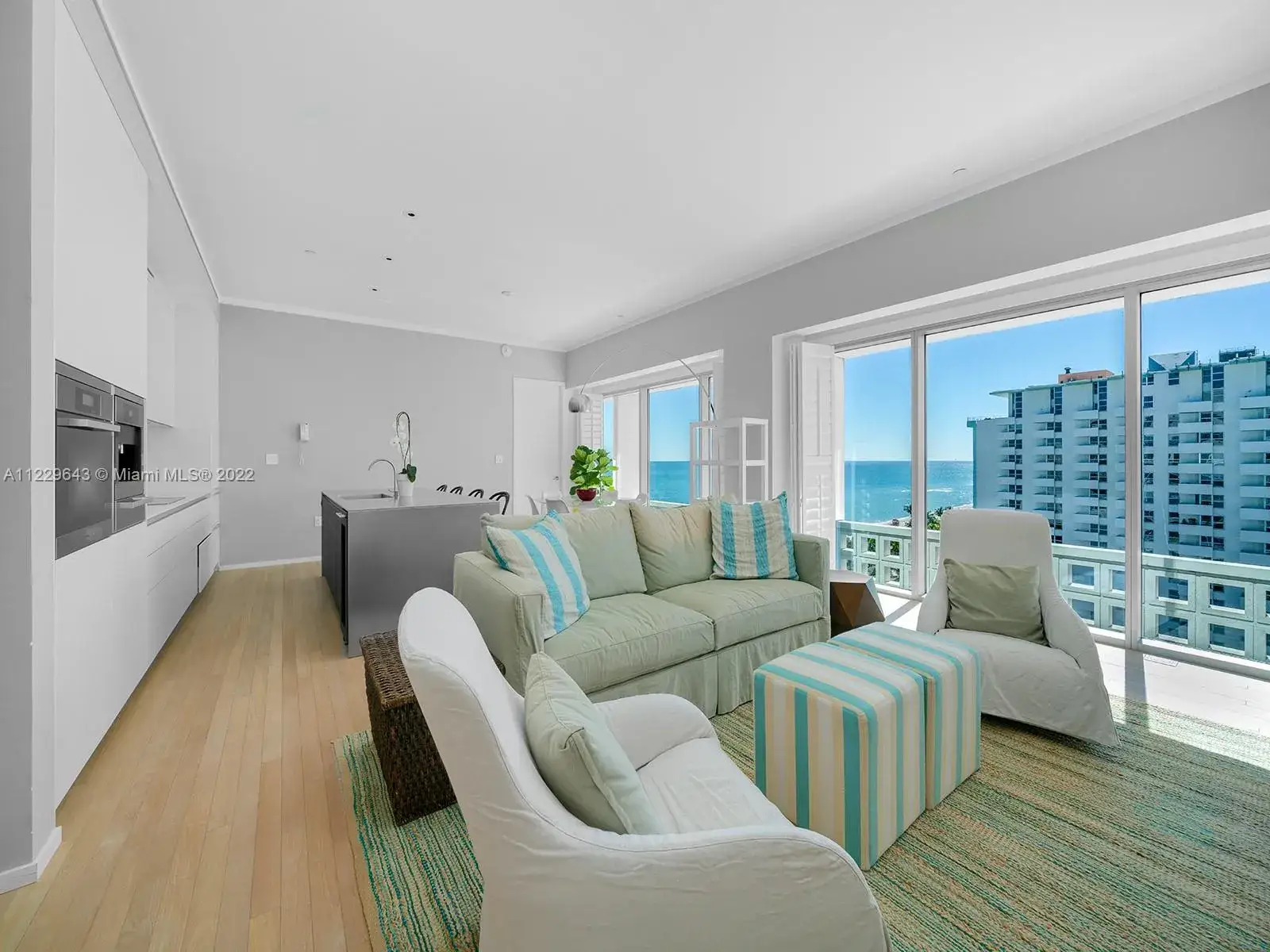 2 bedroom 2 bath Residential Lease for rent at 2901 Collins Ave # 1204, Miami Beach FL 33140