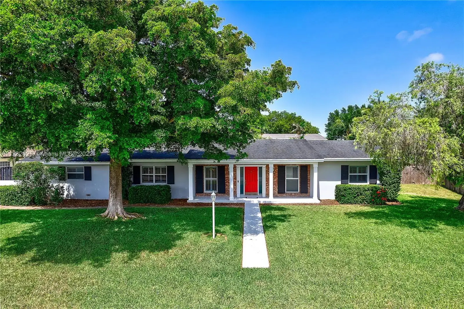 4 bedroom 2 bath Residential for sale at 14845 SW 88th Ave, Palmetto Bay FL 33176