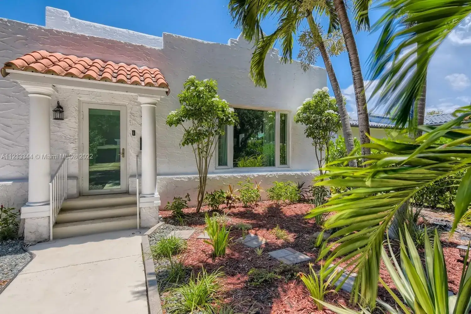3 bedroom 2 bath Residential for sale at 276 NE 90th St, El Portal FL 33138
