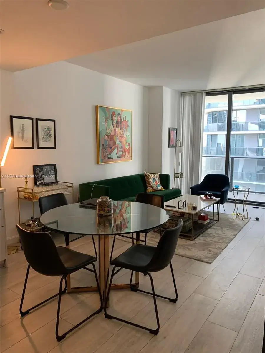 1 bedroom 1 bath Residential for sale at 45 SW 9th St # 3407, Miami FL 33130