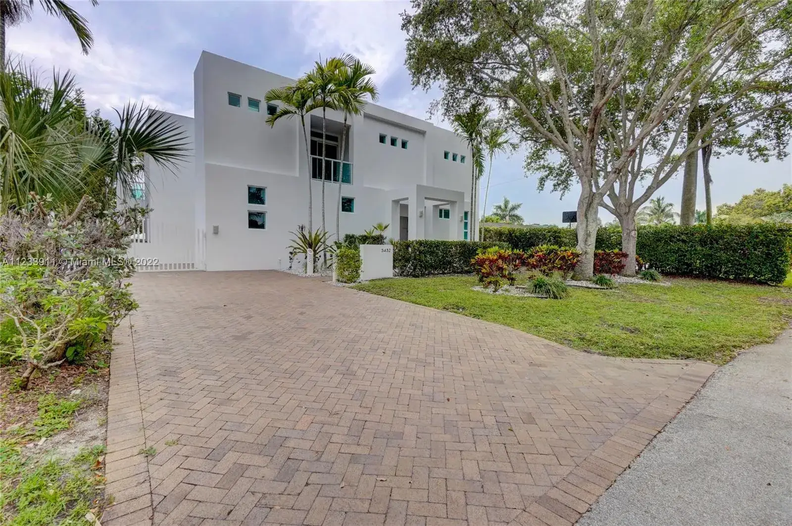 7 bedroom 4 bath Residential for sale at 5432 NE 21st Ter, Fort Lauderdale FL 33308