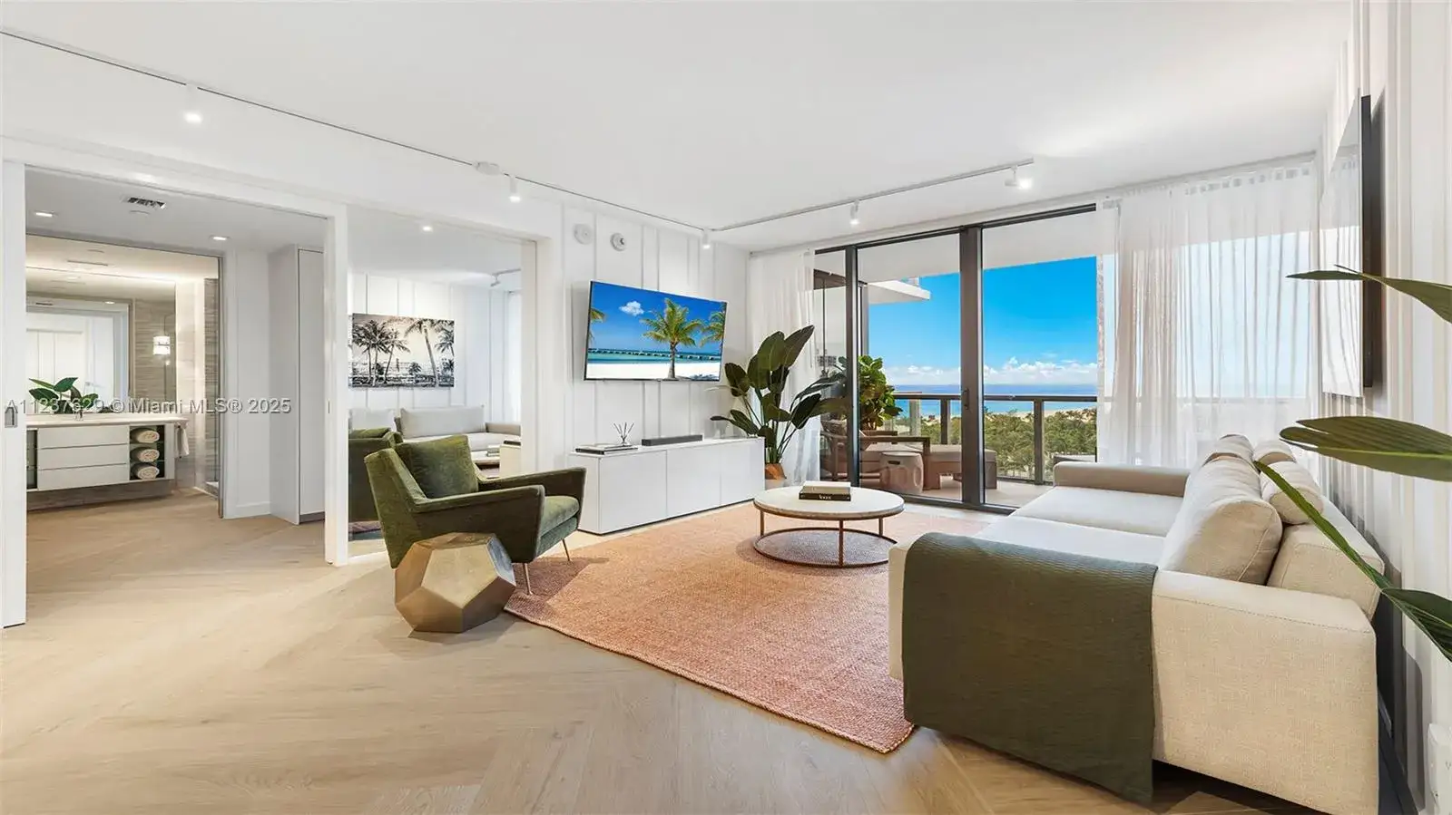 3 bedroom 2 bath Residential Lease for rent at 2201 Collins Ave # 804, Miami Beach FL 33139