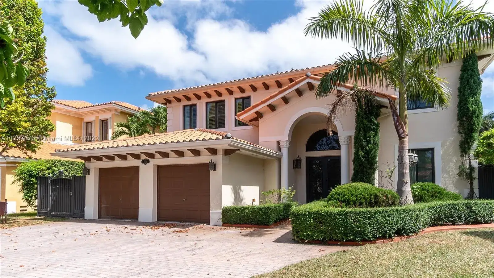 5 bedroom 4 bath Residential for sale at 7888 SW 195th Ter, Cutler Bay FL 33157