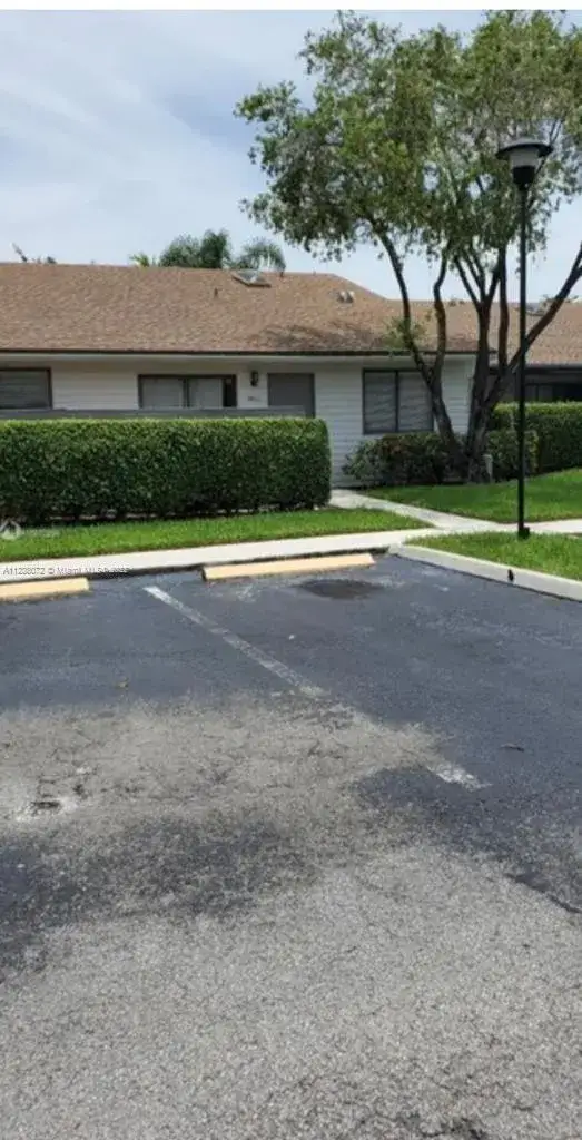 2 bedroom 2 bath Residential Lease for rent at 9811 NW 36th St # 9E, Sunrise FL 33351