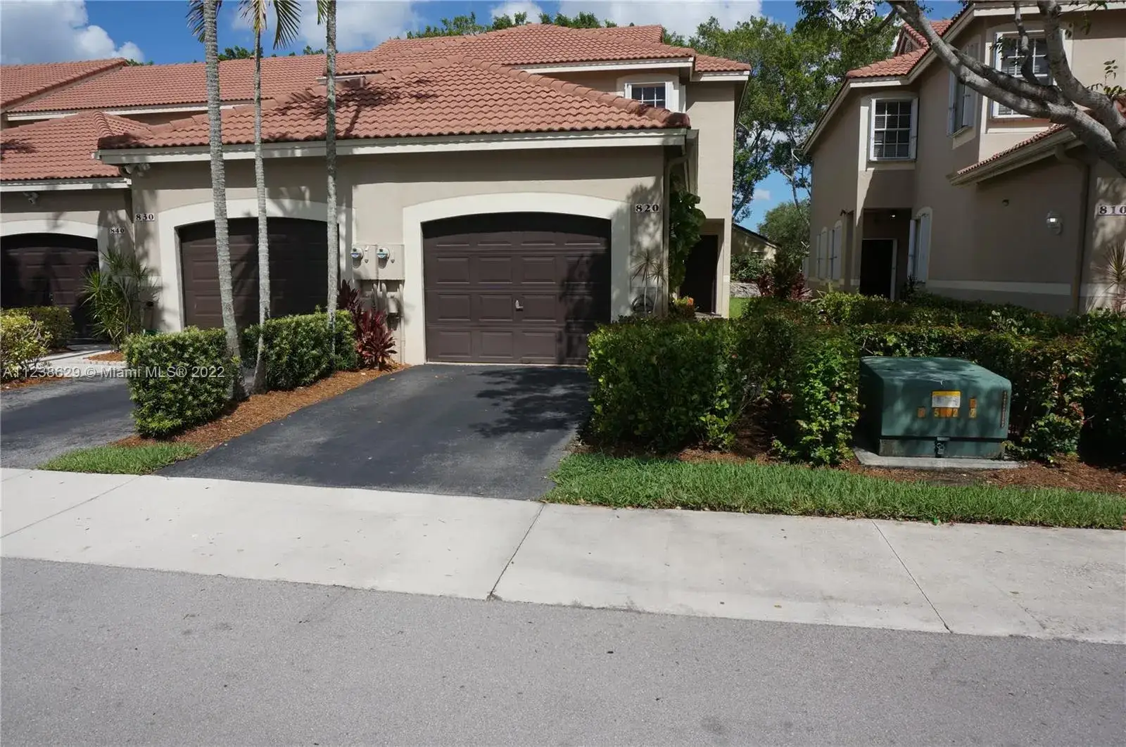 2 bedroom 2 bath Residential Lease for rent at 820 Sorrento Dr # 820, Weston FL 33326