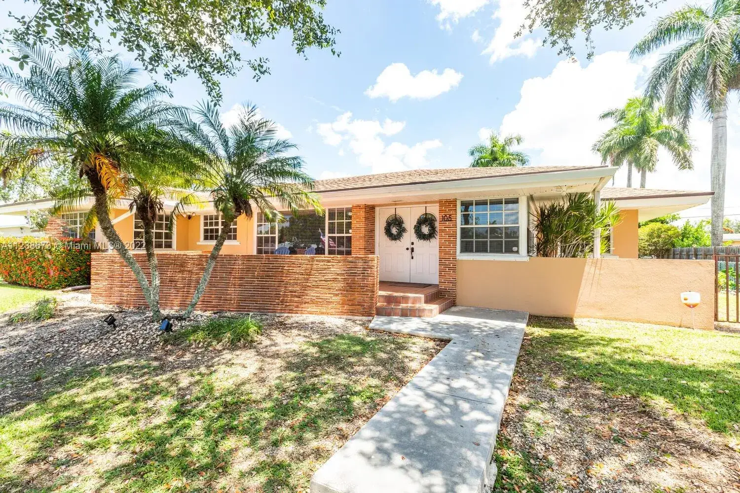 3 bedroom 2 bath Residential for sale at 105 NE 18th St, Homestead FL 33030