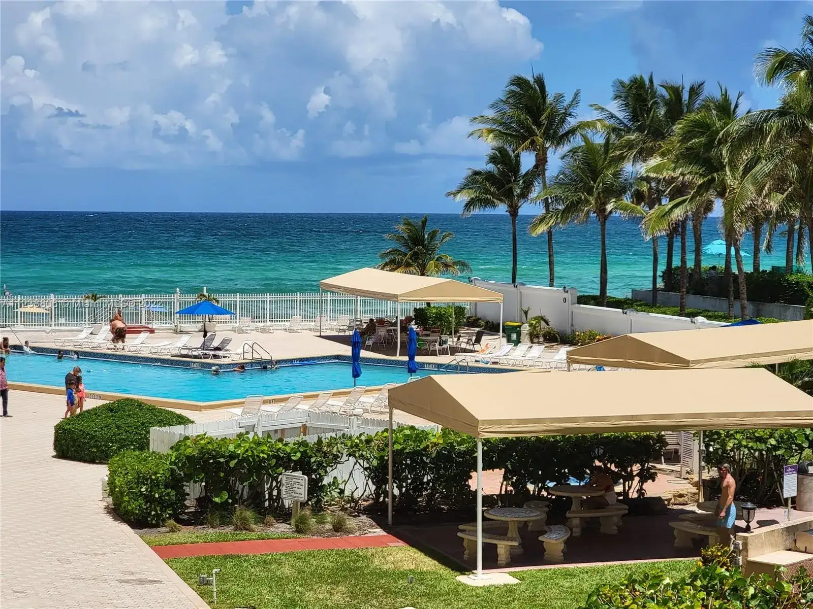 1 bedroom 1 bath Residential for sale at 3505 S Ocean Dr # 218, Hollywood FL 33019