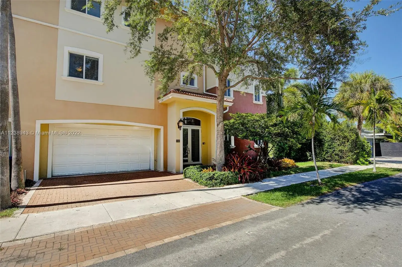 4 bedroom 3 bath Residential Lease for rent at 1705 NE 11th St # 1705, Fort Lauderdale FL 33304