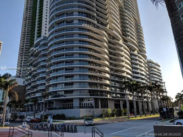 1 bedroom 1 bath Residential for sale at 488 NE 18th St # 4605, Miami FL 33132