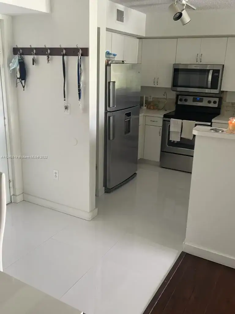 1 bedroom 1 bath Residential for sale at 4440 NW 107th Ave # 7, Doral FL 33178
