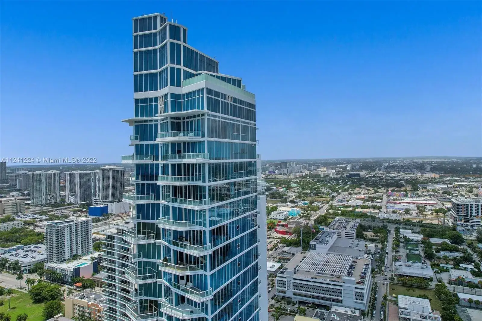 2 bedroom 2 bath Residential for sale at 2020 N Bayshore Dr # 2001, Miami FL 33137