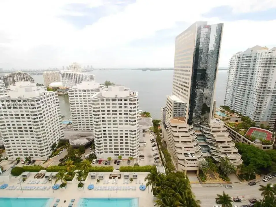 1 bedroom 1 bath Residential for sale at 951 Brickell Ave # 2608, Miami FL 33131