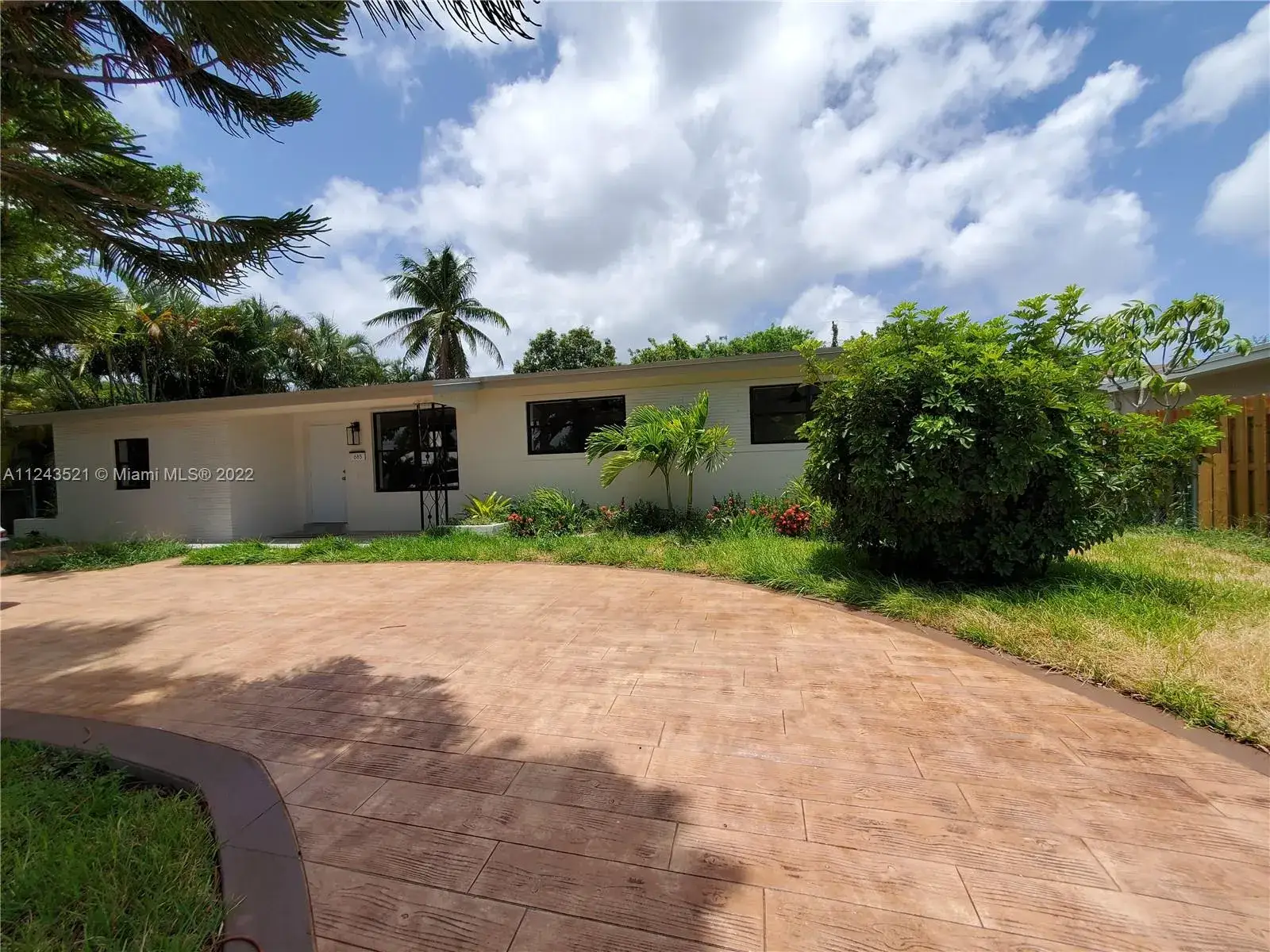 4 bedroom 3 bath Residential for sale at 685 NE 172nd St, Miami FL 33162