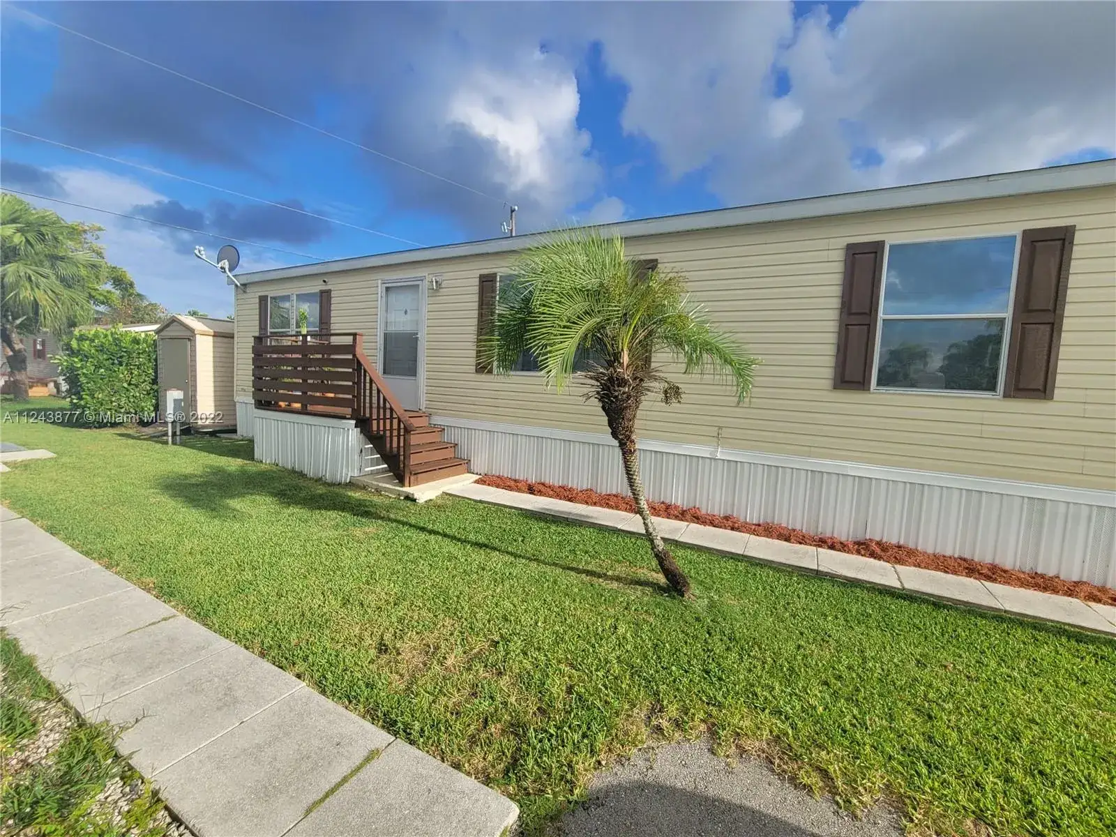3 bedroom 2 bath Residential for sale at 28501 SW 152nd Ave, Homestead FL 33033