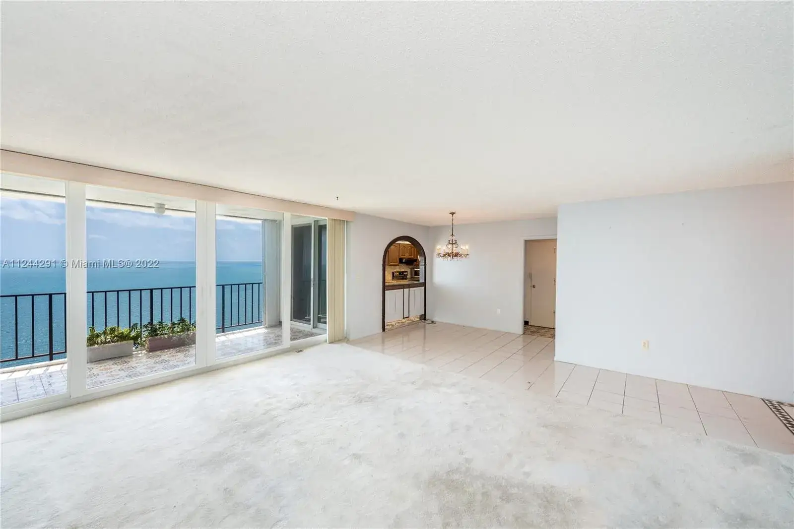 2 bedroom 2 bath Residential Lease for rent at 881 Ocean Dr # 27D, Key Biscayne FL 33149
