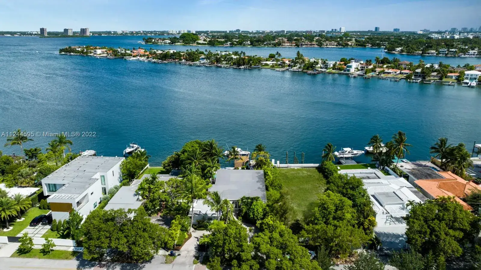 4 bedroom 3 bath Residential for sale at 1265 N Biscayne Point Rd, Miami Beach FL 33141
