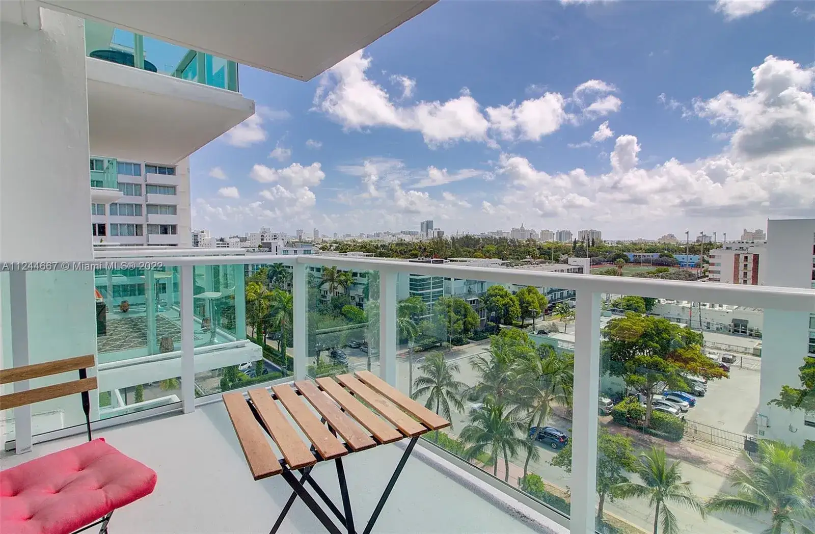 1 bedroom 1 bath Residential for sale at 1000 West Ave # 808, Miami Beach FL 33139