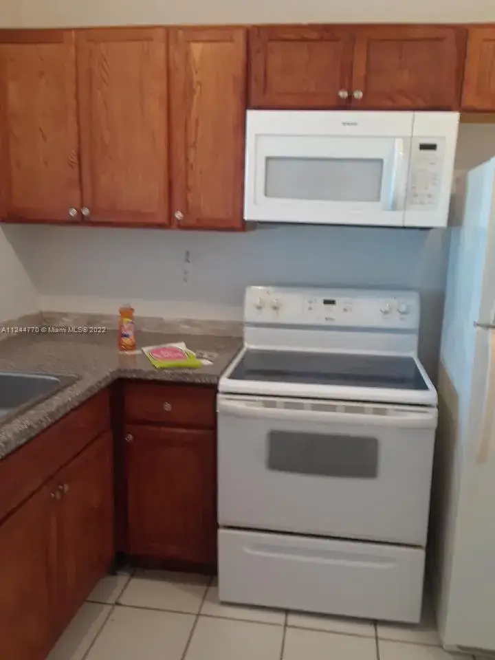 1 bedroom 1 bath Residential for sale at 498 NW 165th St Rd # 407, Miami FL 33169