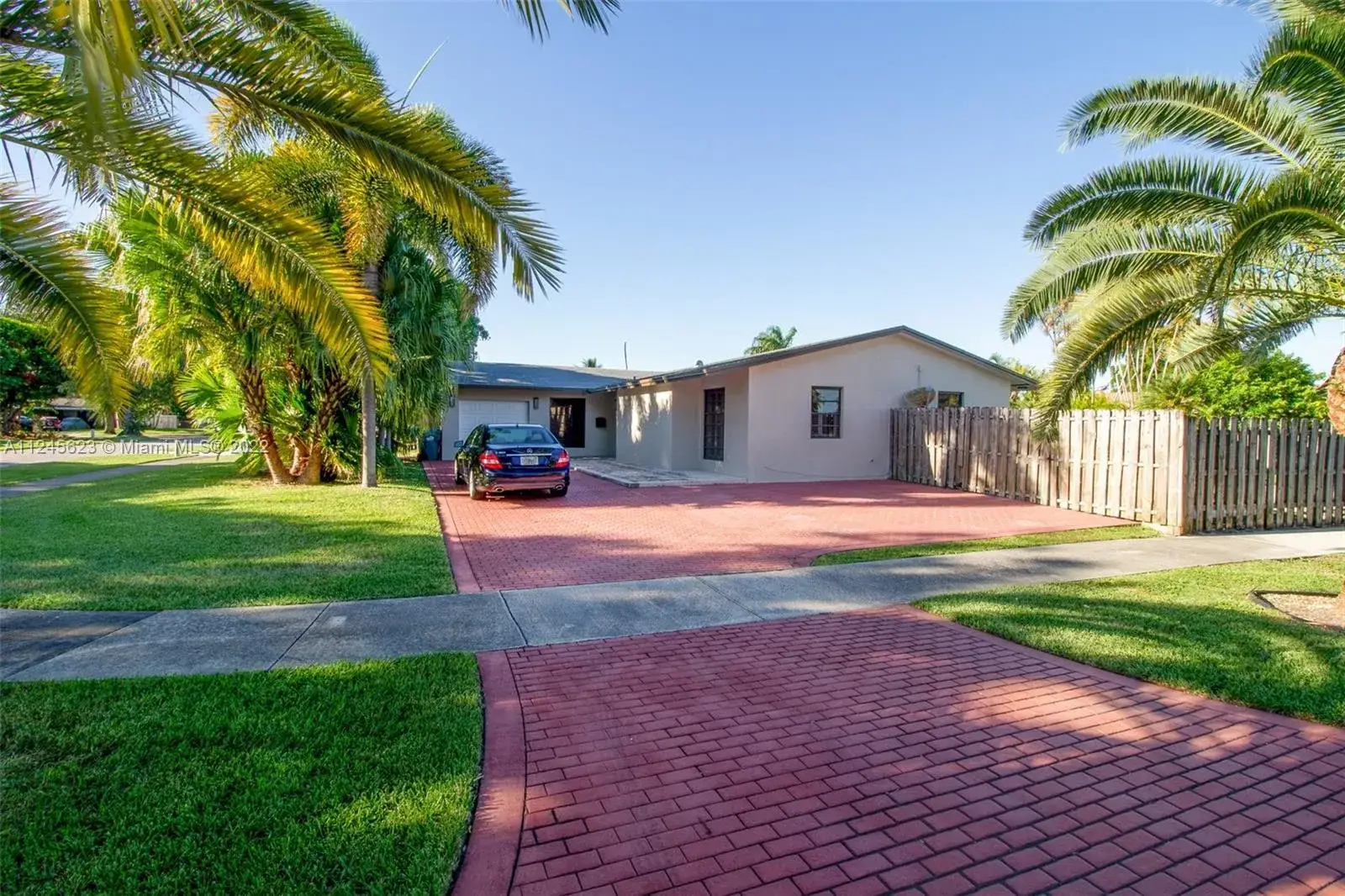 3 bedroom 2 bath Residential for sale at 18941 SW 92nd Ct, Cutler Bay FL 33157
