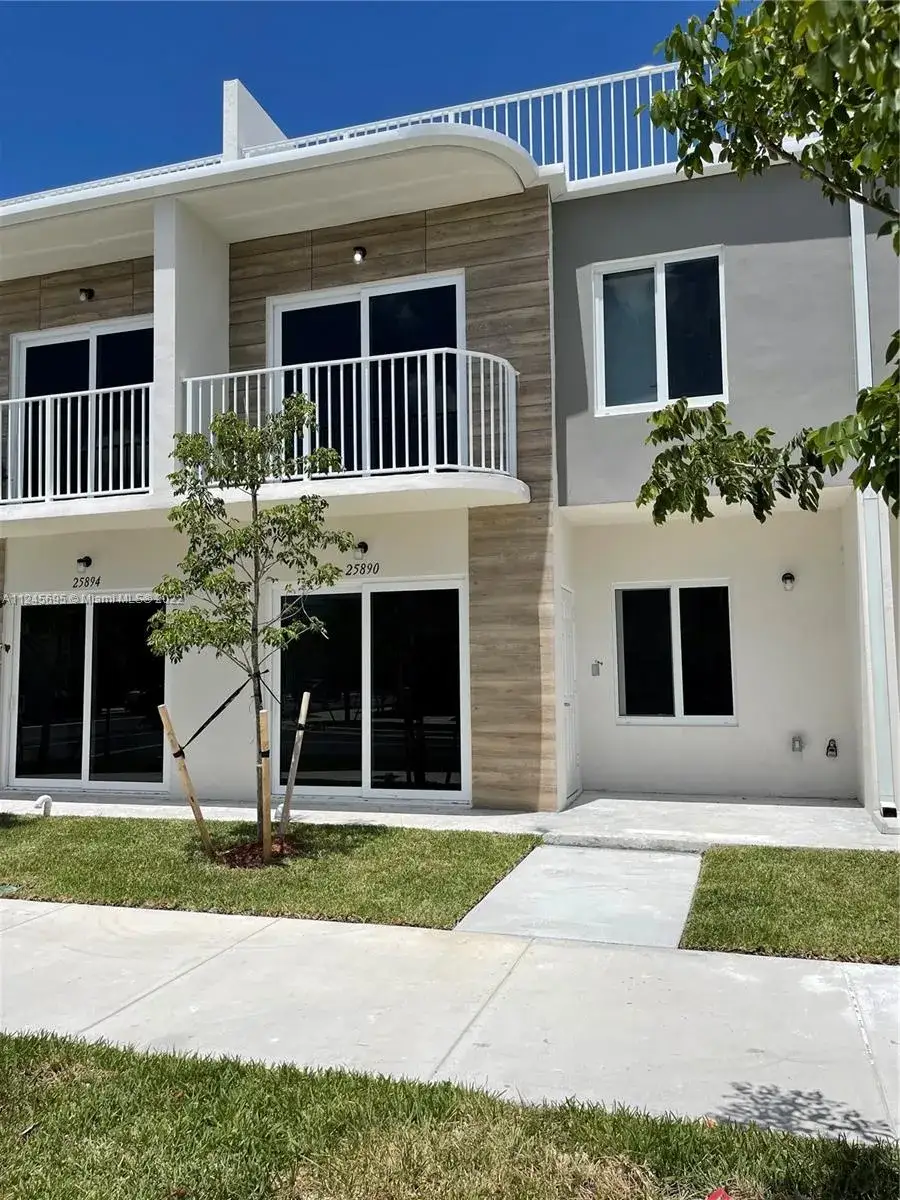4 bedroom 3 bath Residential for sale at 25827 SW 144th Ct # 25827, Naranja FL 33031