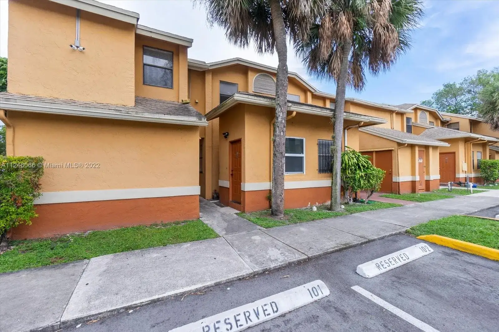 2 bedroom 2 bath Residential for sale at 2471 NW 56th Ave # 15, Lauderhill FL 33313