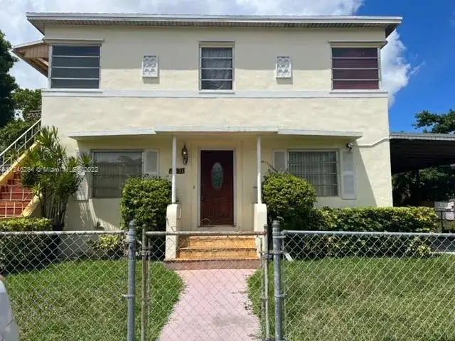 3 bedroom 1 bath Residential Lease for rent at 2331 NW 14th St # 2, Miami FL 33125