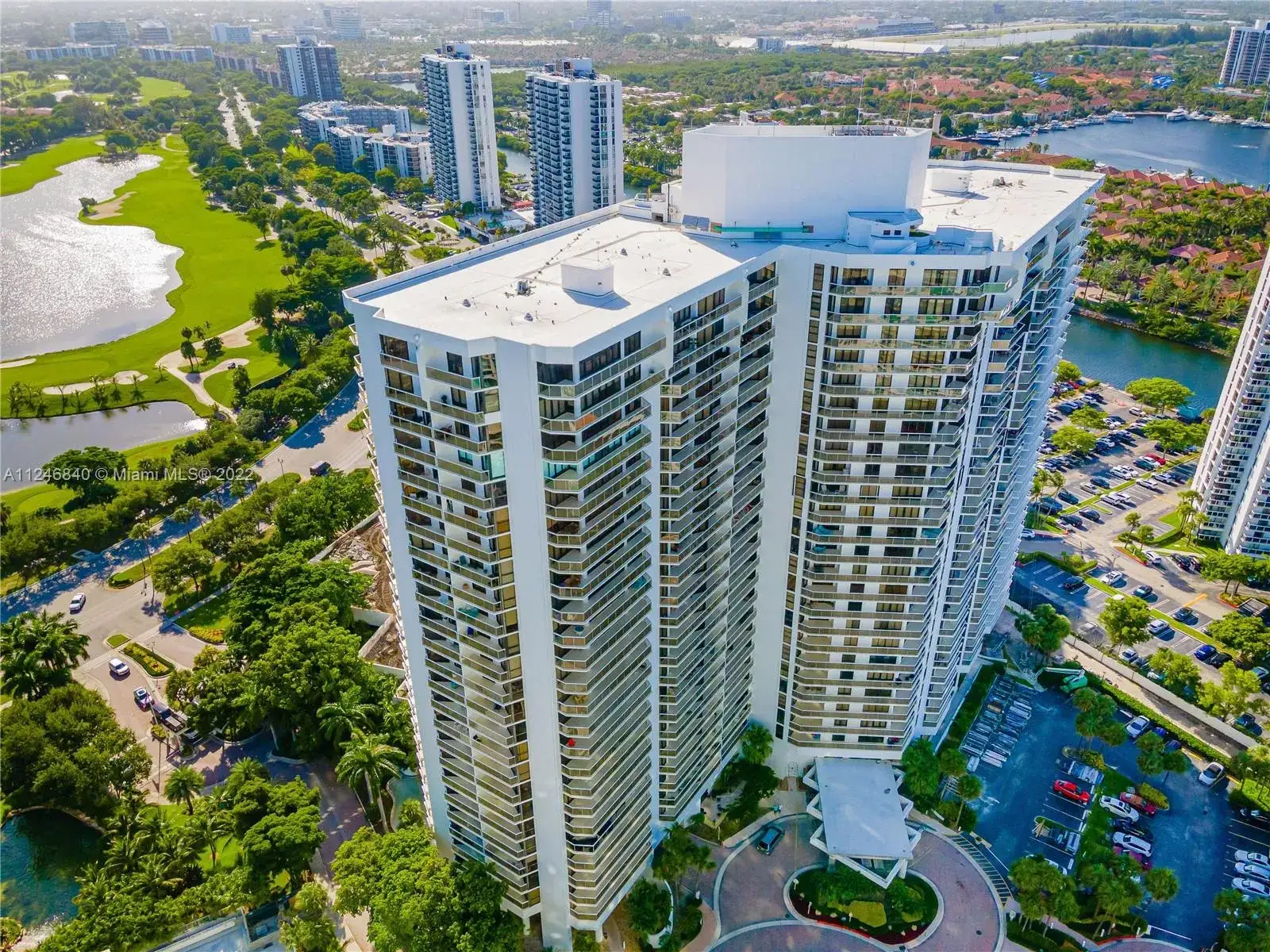 2 bedroom 2 bath Residential for sale at 20281 E Country Club Dr # M3, Aventura FL 33180